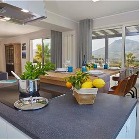 5 bedroom villa with infinity pool, Castellammare del Golfo, sleeps 9